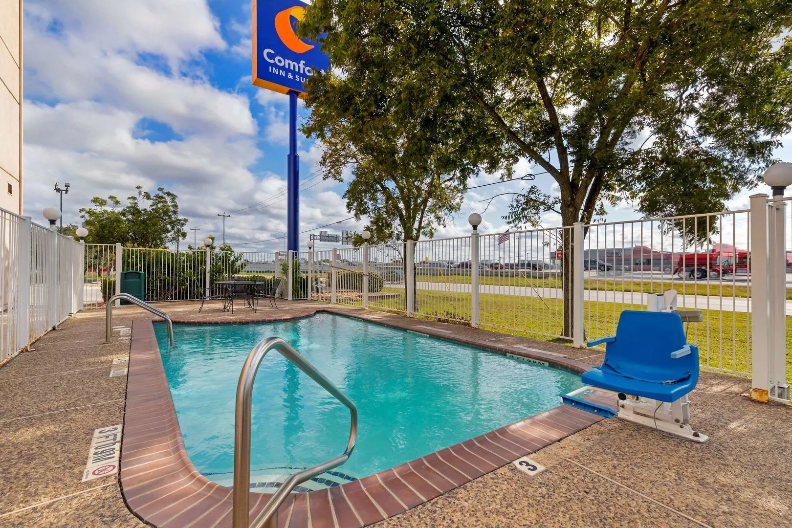 Spark by Hilton Selma