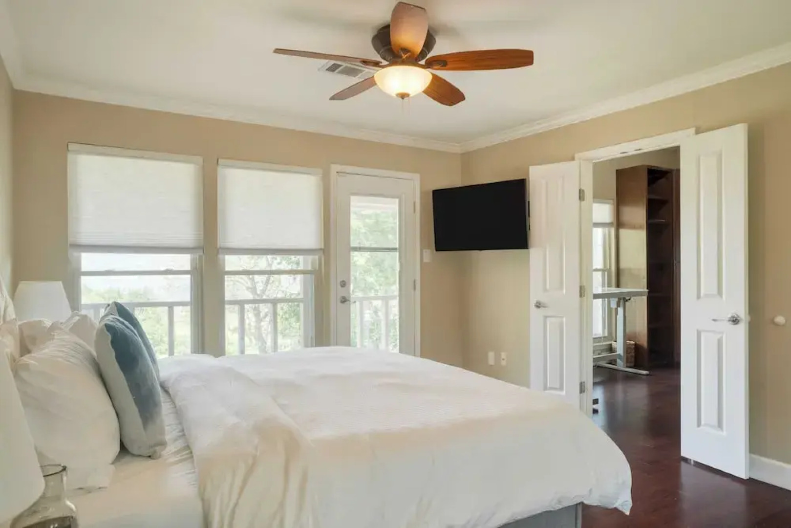 Travis by Avantstay Waterfront Lake Retreat