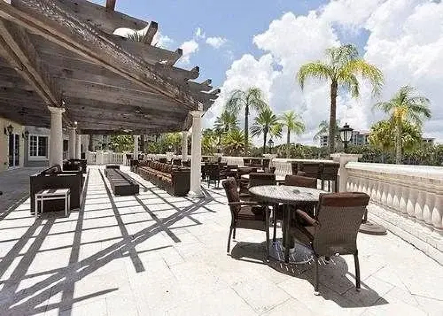 Yacht Harbor 470 4th floor 3 bedrooms condo by RedAwning