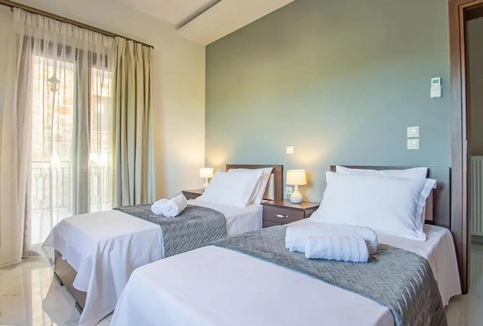 Zissis Villa & pool 5min drive to beach