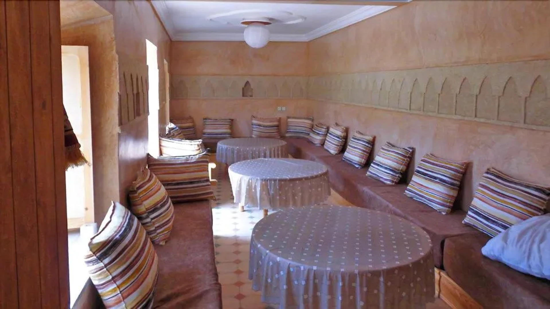 Gite Paradis d'Ait Bouguemez - Hostel