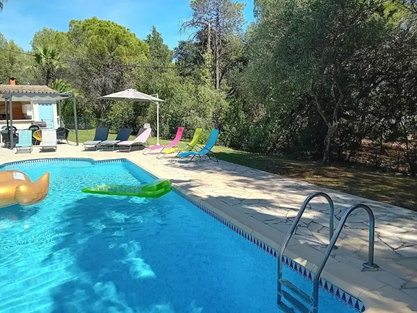 Beautiful Holiday Home With Garden