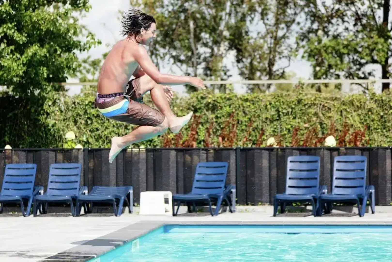 Detached Light Chalet With Dishwasher not far From Hoorn