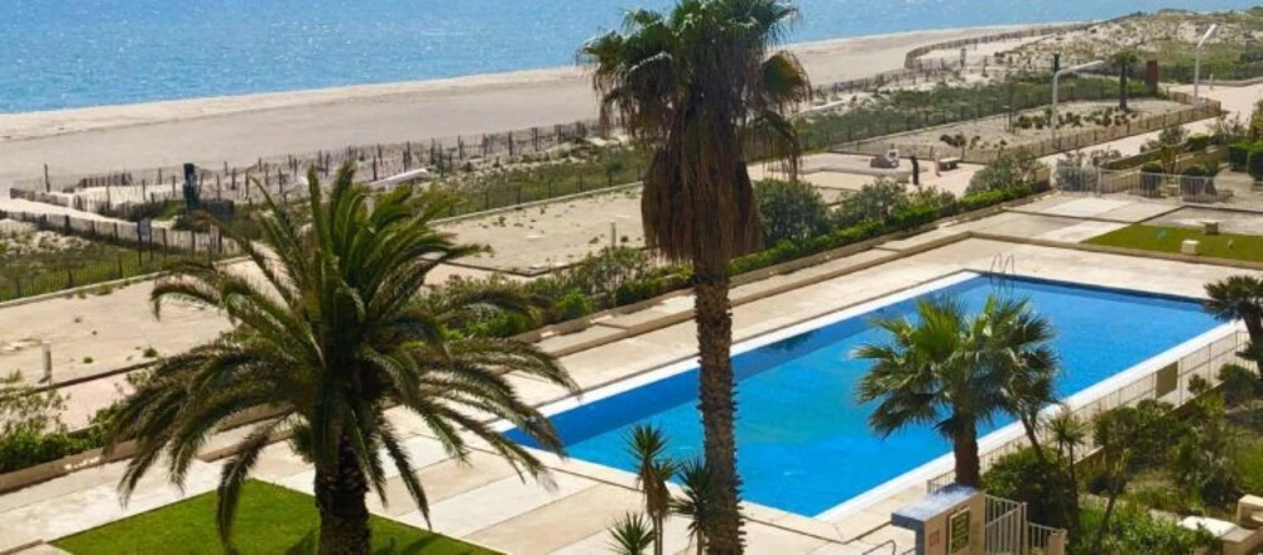 Magnifique T2 piscine mer wifi clim parking