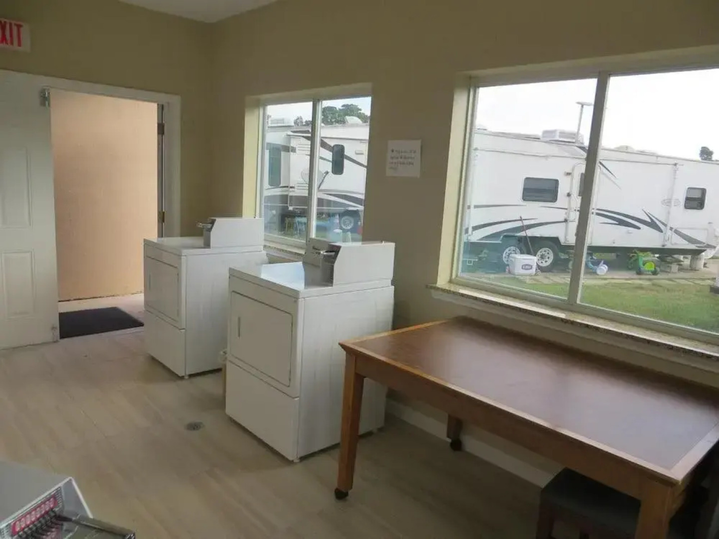 Scottish Inn & Suites