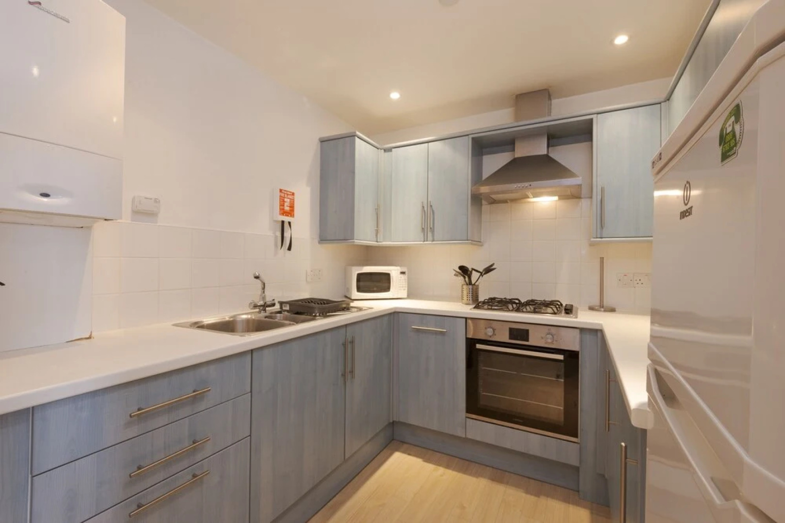 White Lodge Apartment