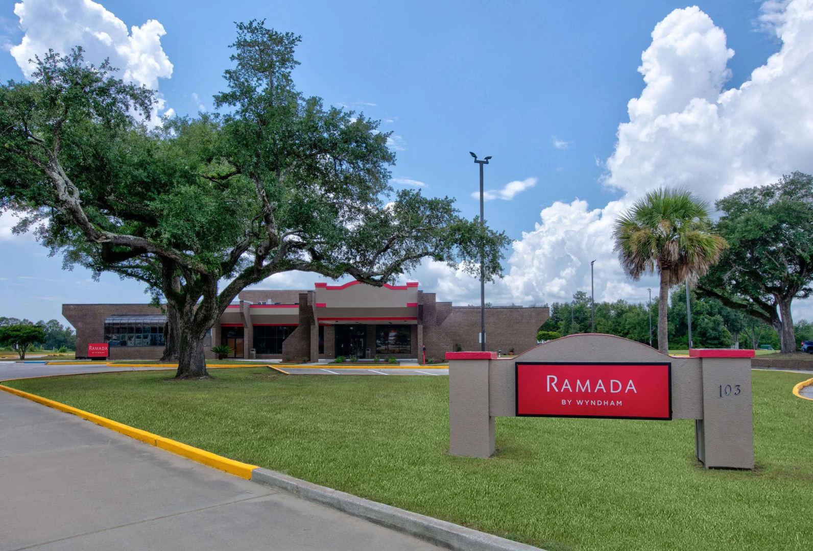 Ramada by Wyndham Diamondhead I-10/Gulfport