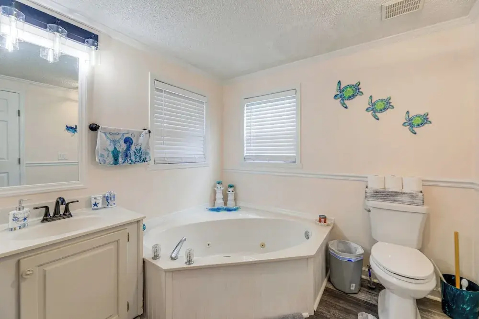 7 Mi to Beach! Sneads Ferry Family Home w/ Hot Tub