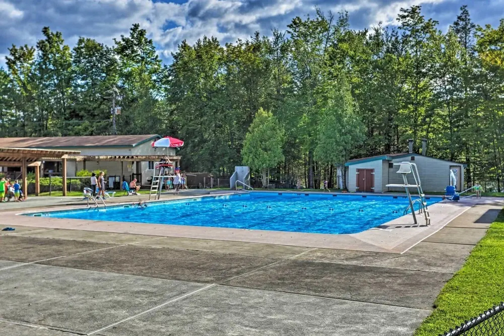 Near Skiing: Lake Ariel Gem w/ Fire Pit!