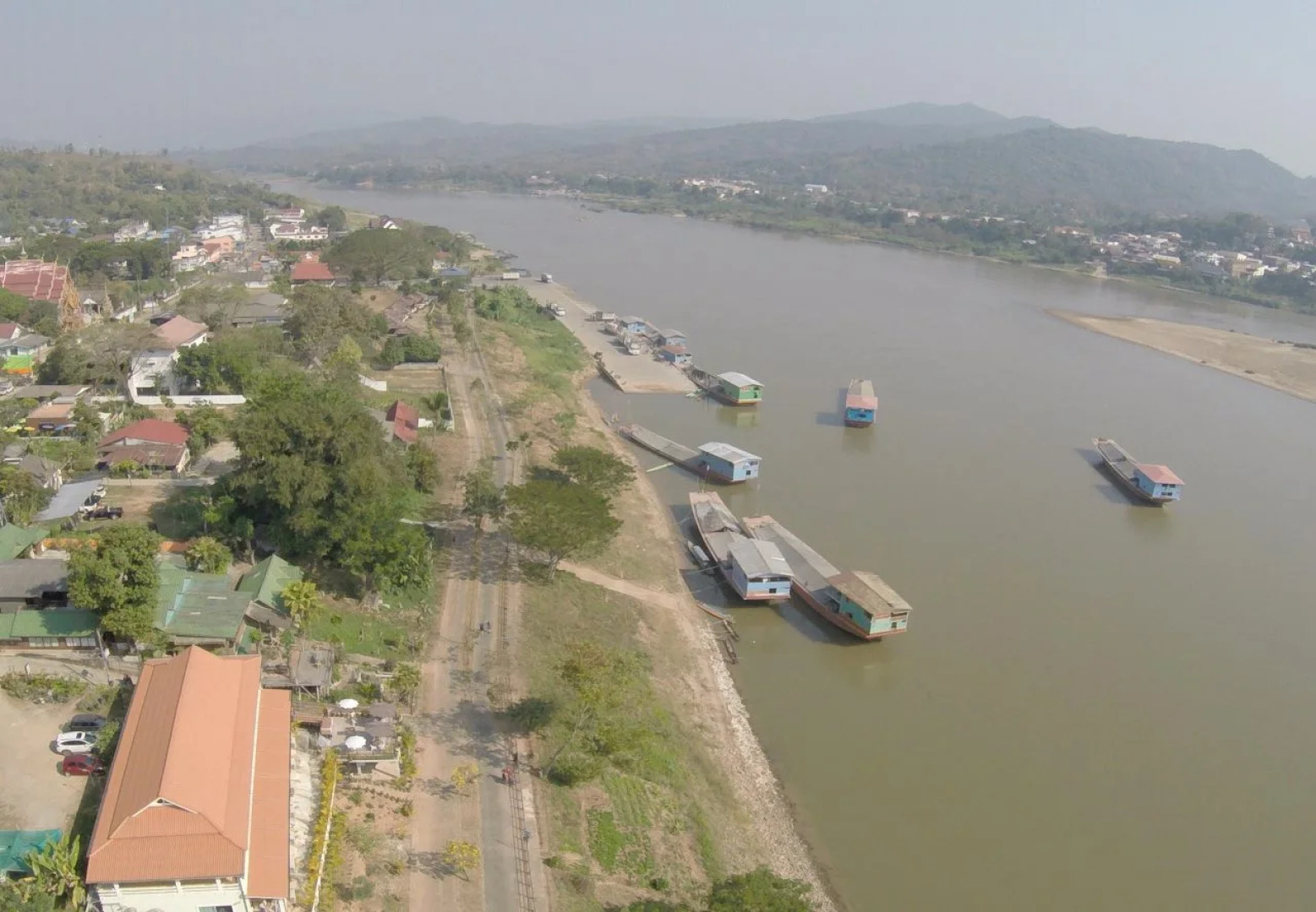 Day Waterfront Hotel