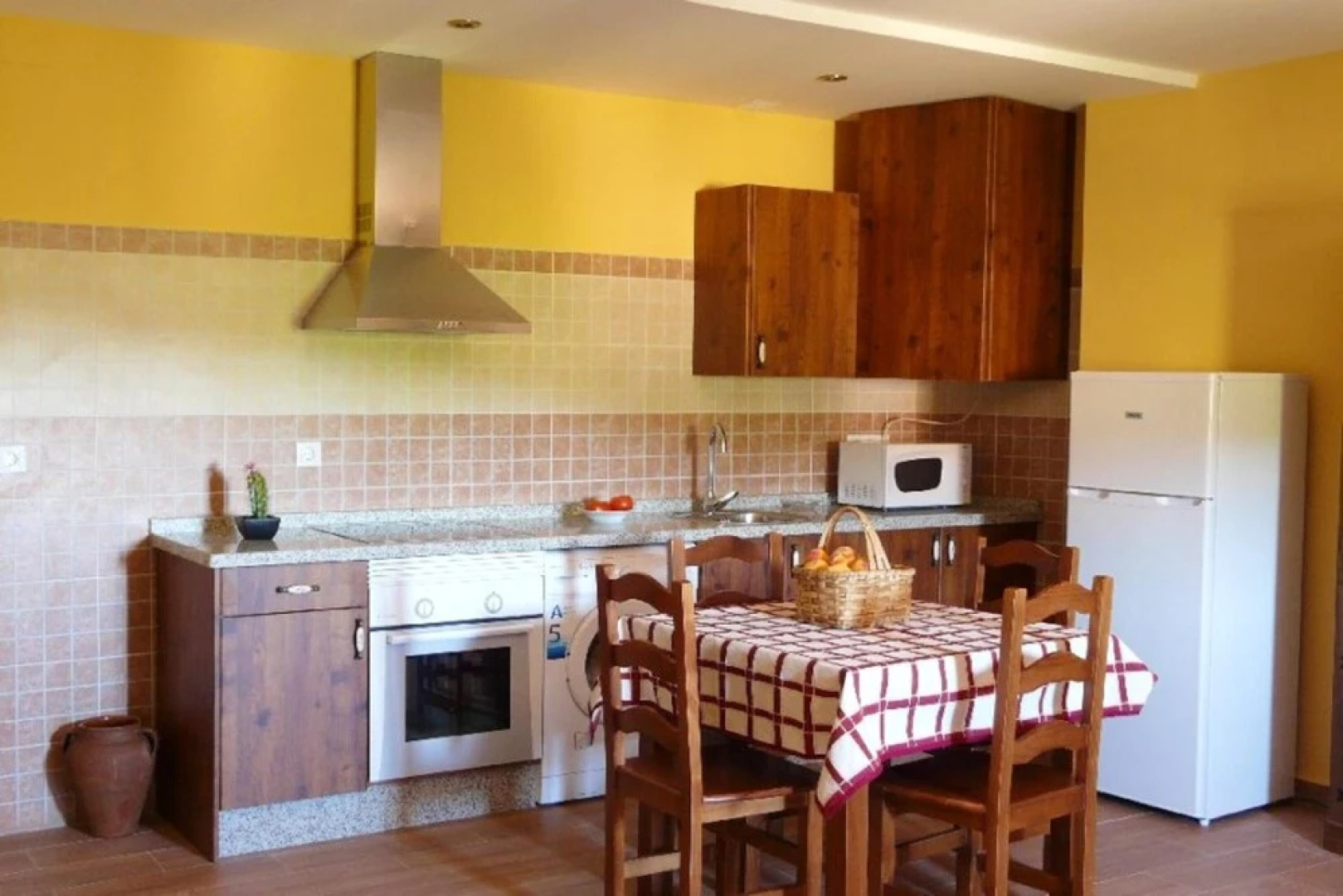 House With 6 Bedrooms in Villamiel, With Wonderful Mountain View and Enclosed Garden