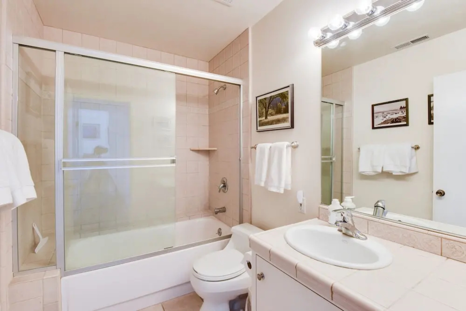 Waters Edge Jewel w/ Lake Views HOA Access!