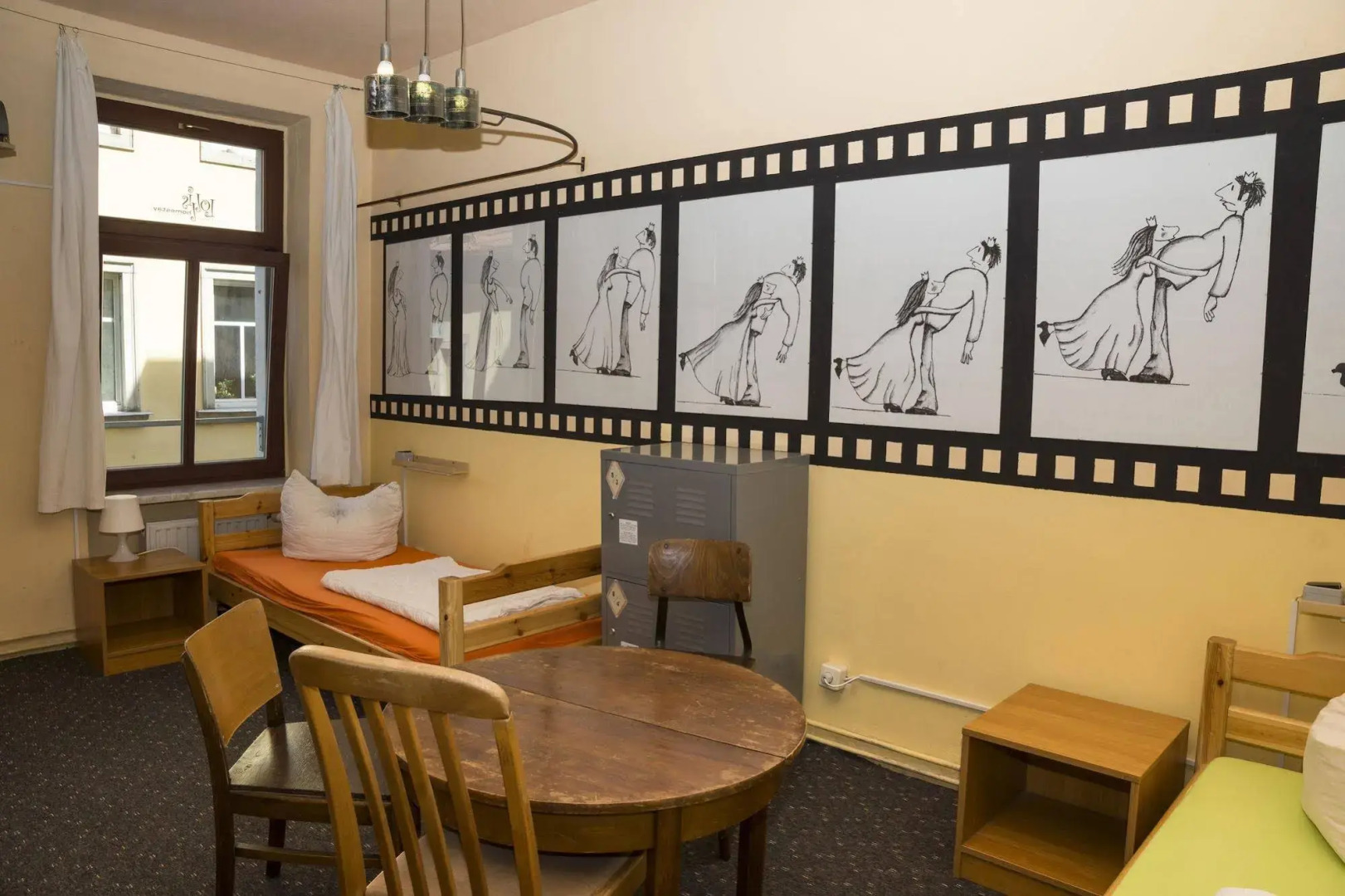 Lollis Homestay - Hostel