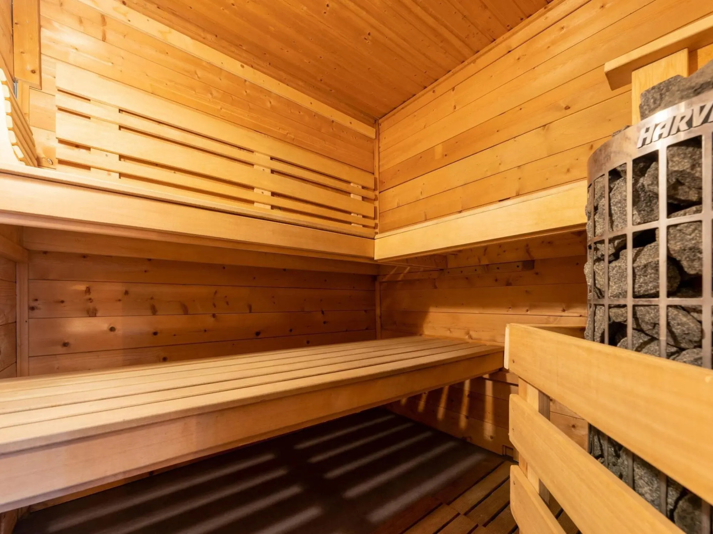 Cozy villa with wellness tub, sauna and spacious garden