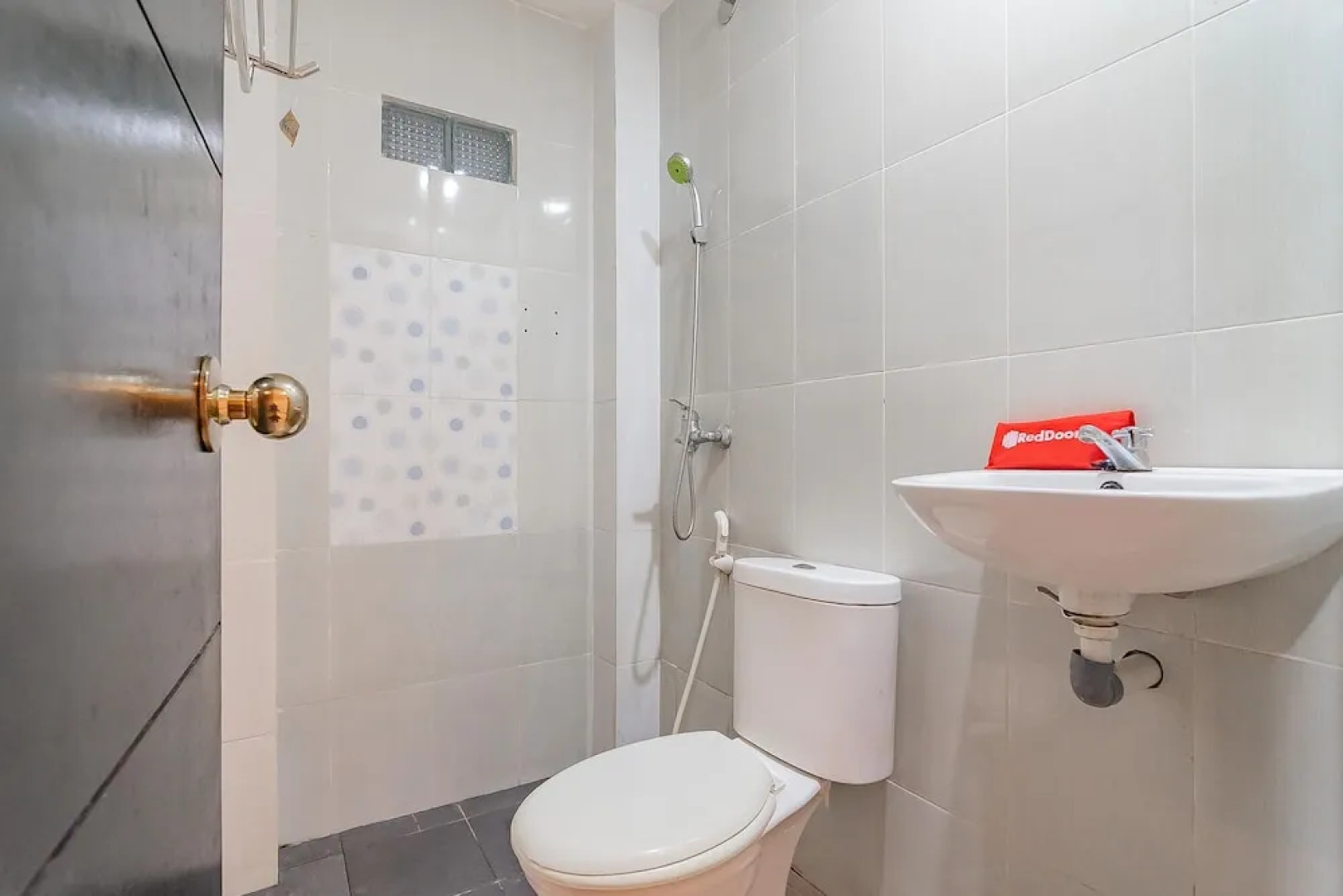 RedDoorz @ Rajawali KM 5