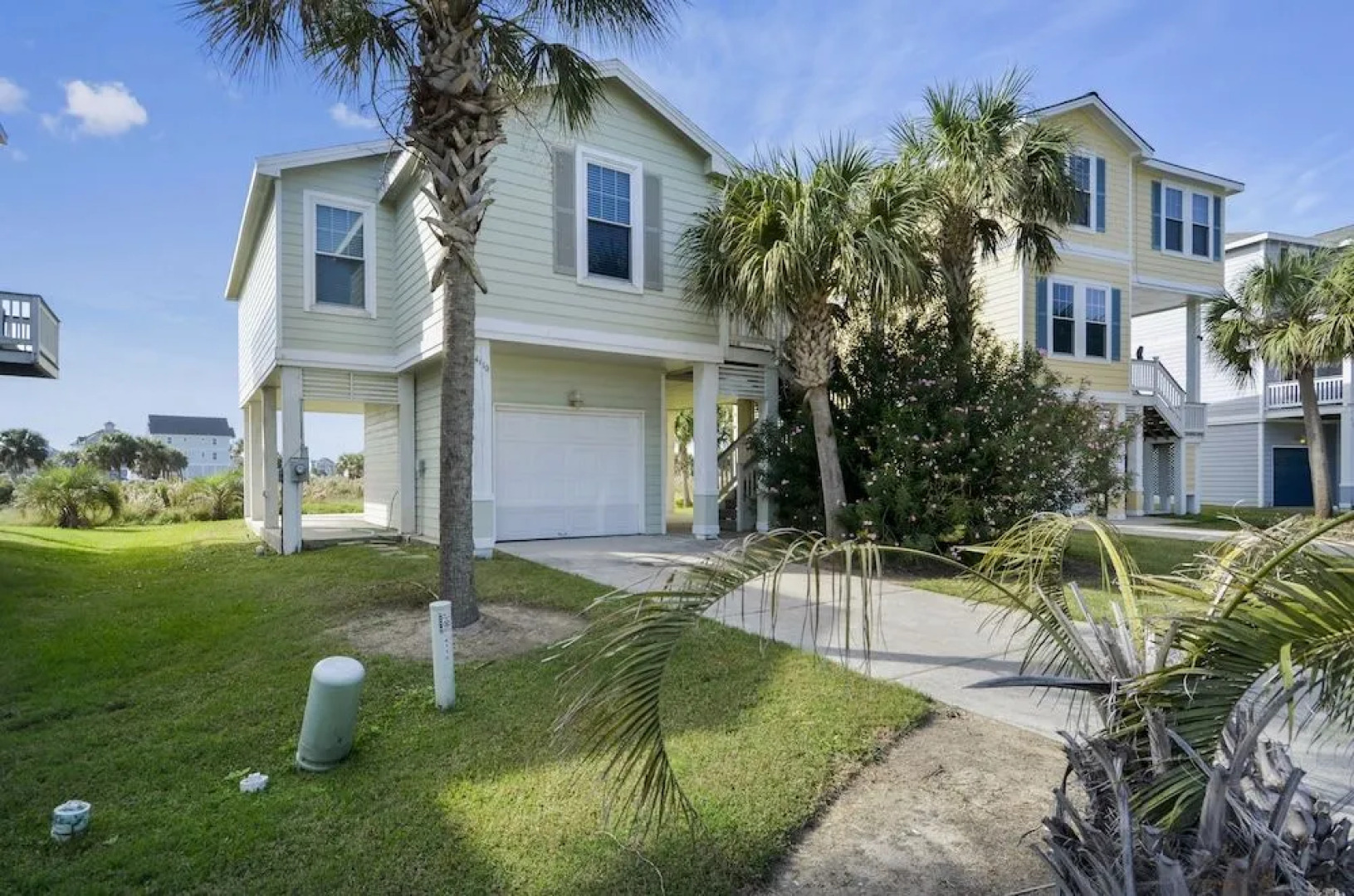 Beach Blast 3 Br home by RedAwning