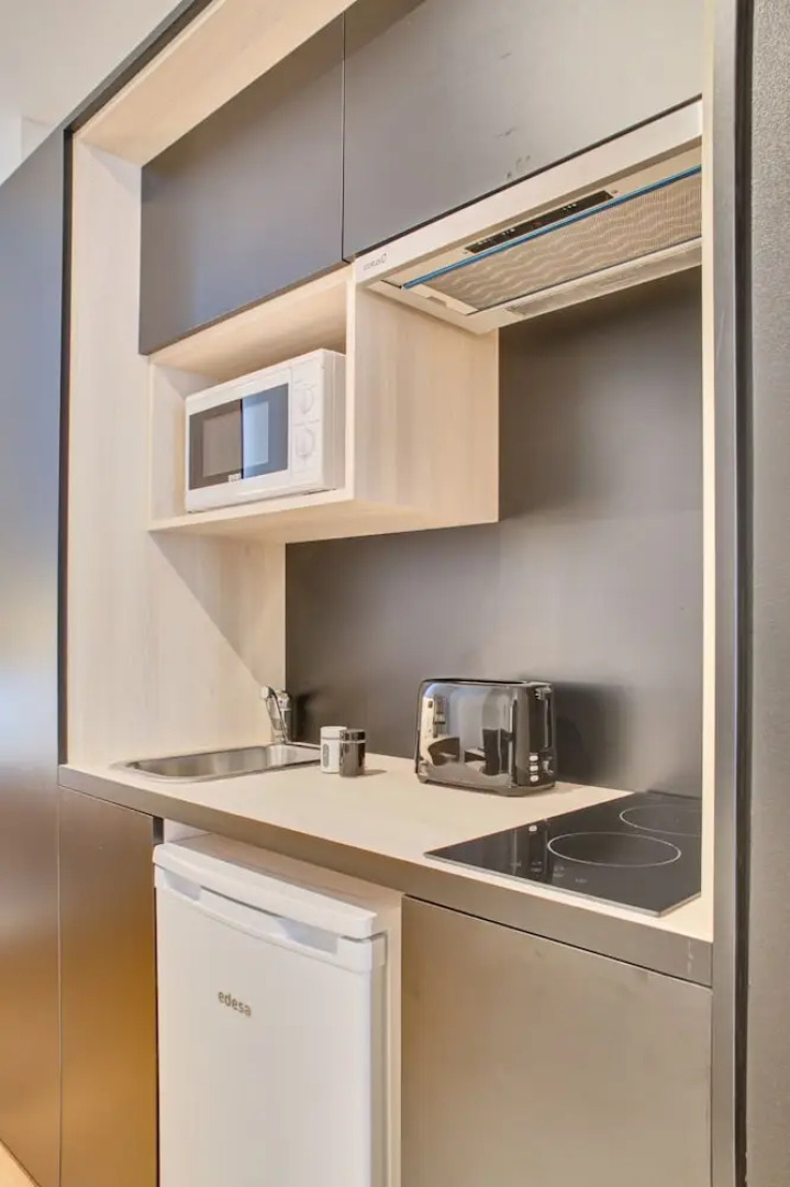 Estudios y Habitaciones Modernas en PAMPLONA, SK