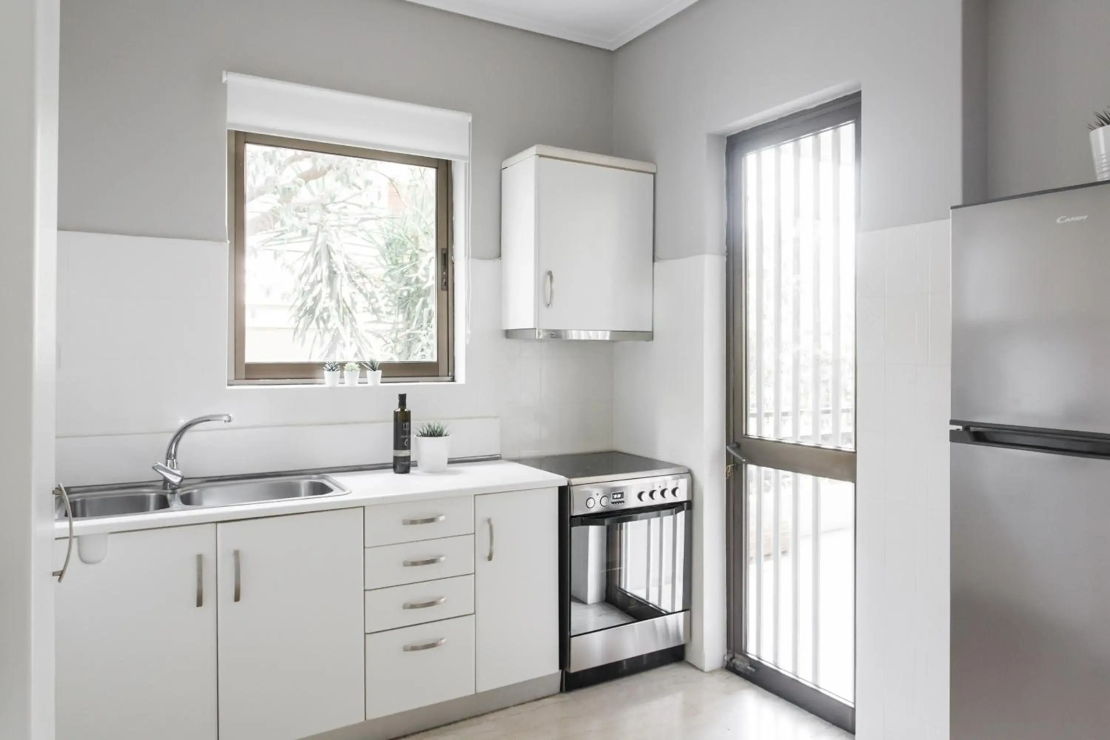 Pleasant 2BR Apartment near HELEXPO by UPSTREET