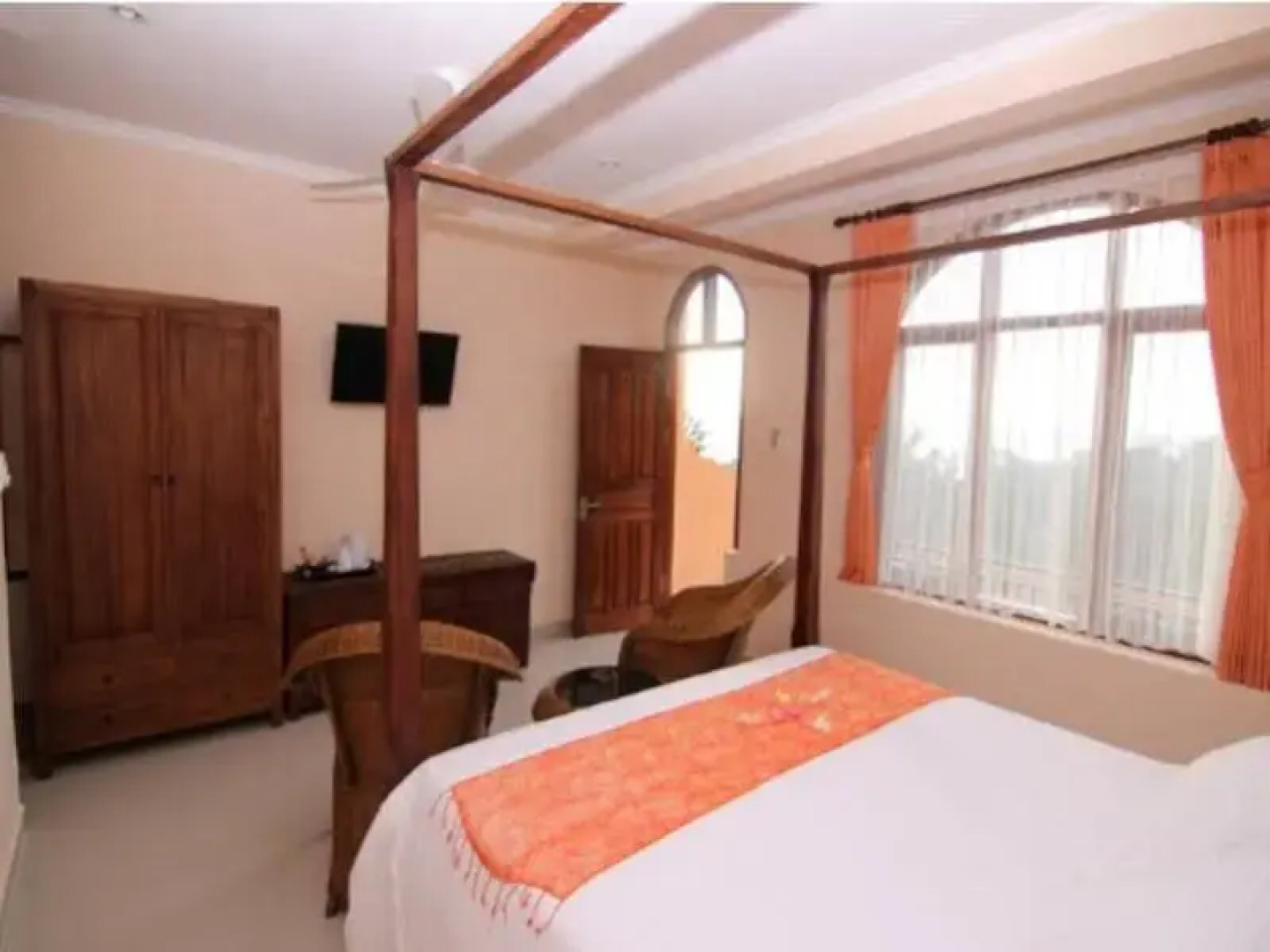 Sunset Lavinia Hotel