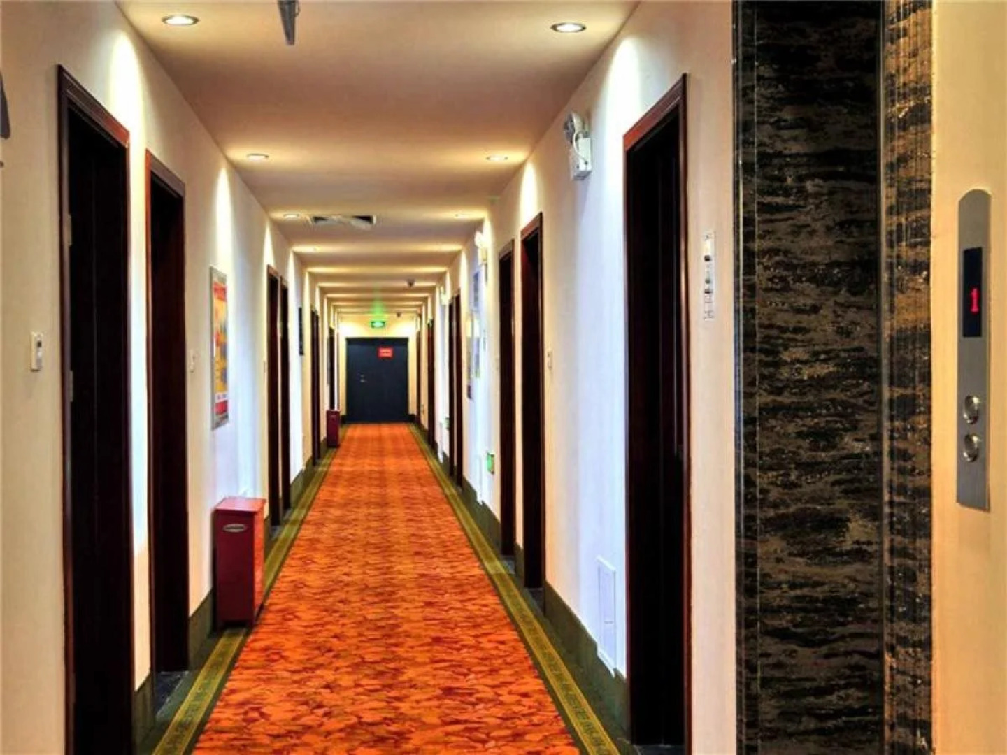 GreenTree Inn Zhangjiakou Jinding Ci’er Mountain Road Business Hotel