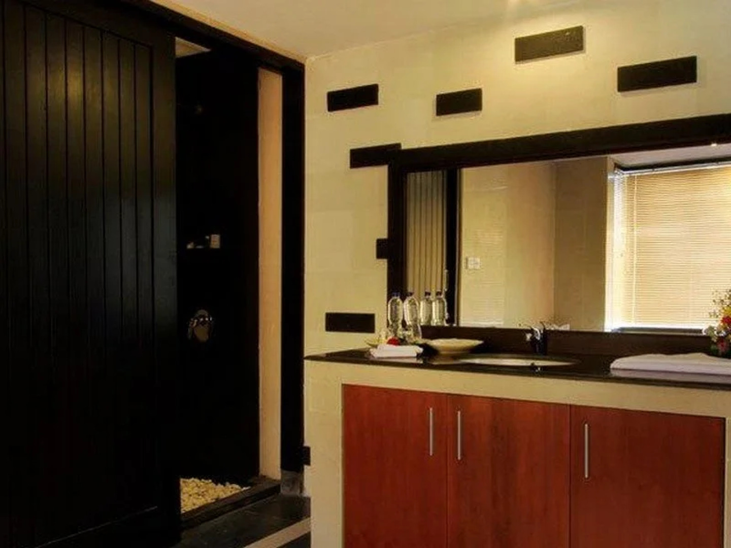 Pande Villas Spa & Restaurant