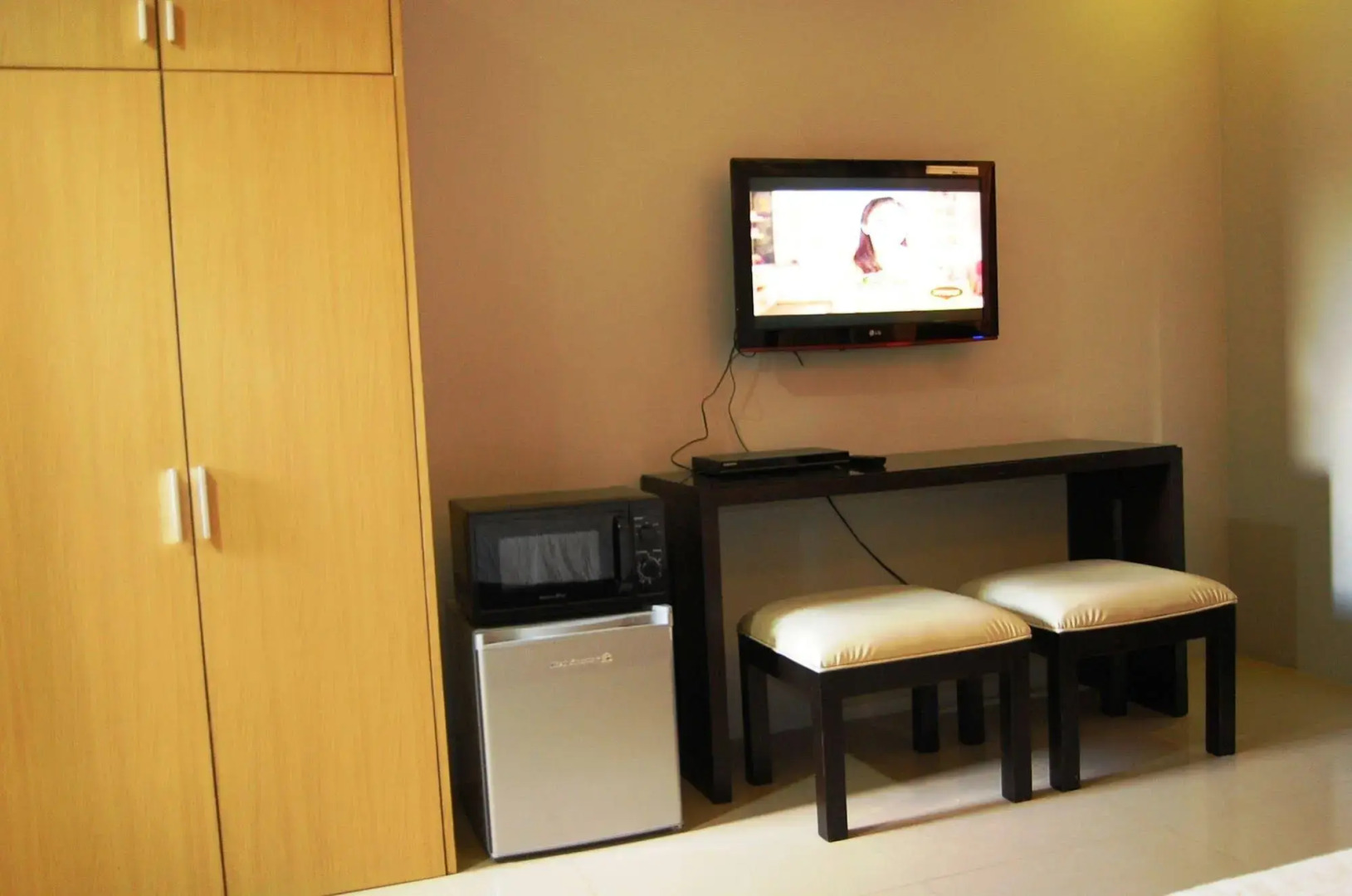 Rumi Apartelle Hotel