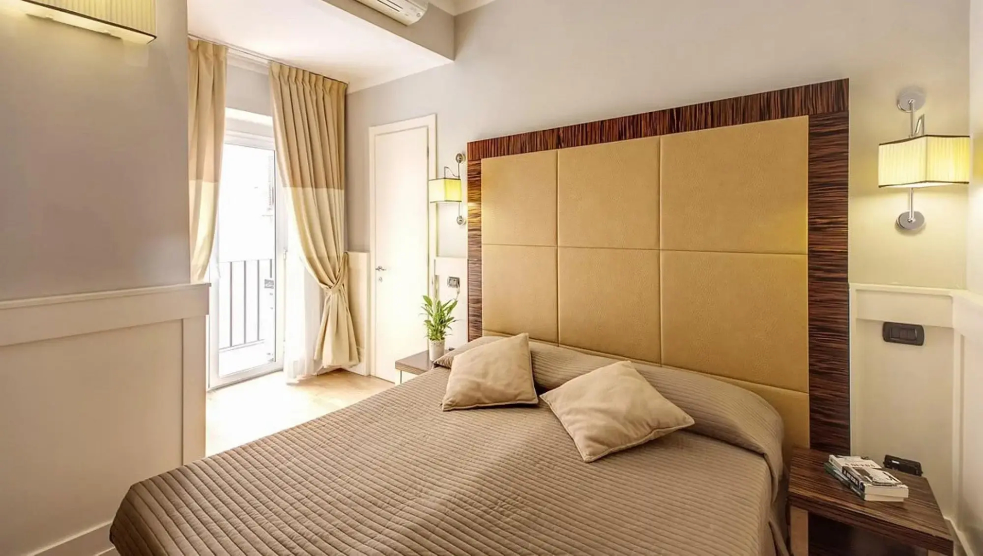 939 Hotel