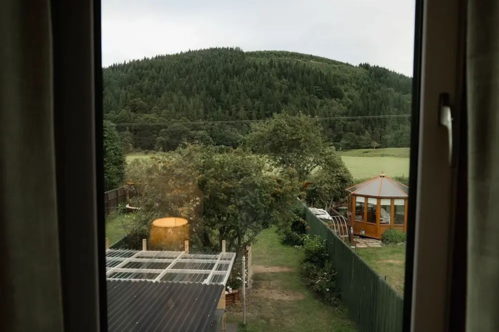 3BD House Fantastic Mountain Views Innerleithen