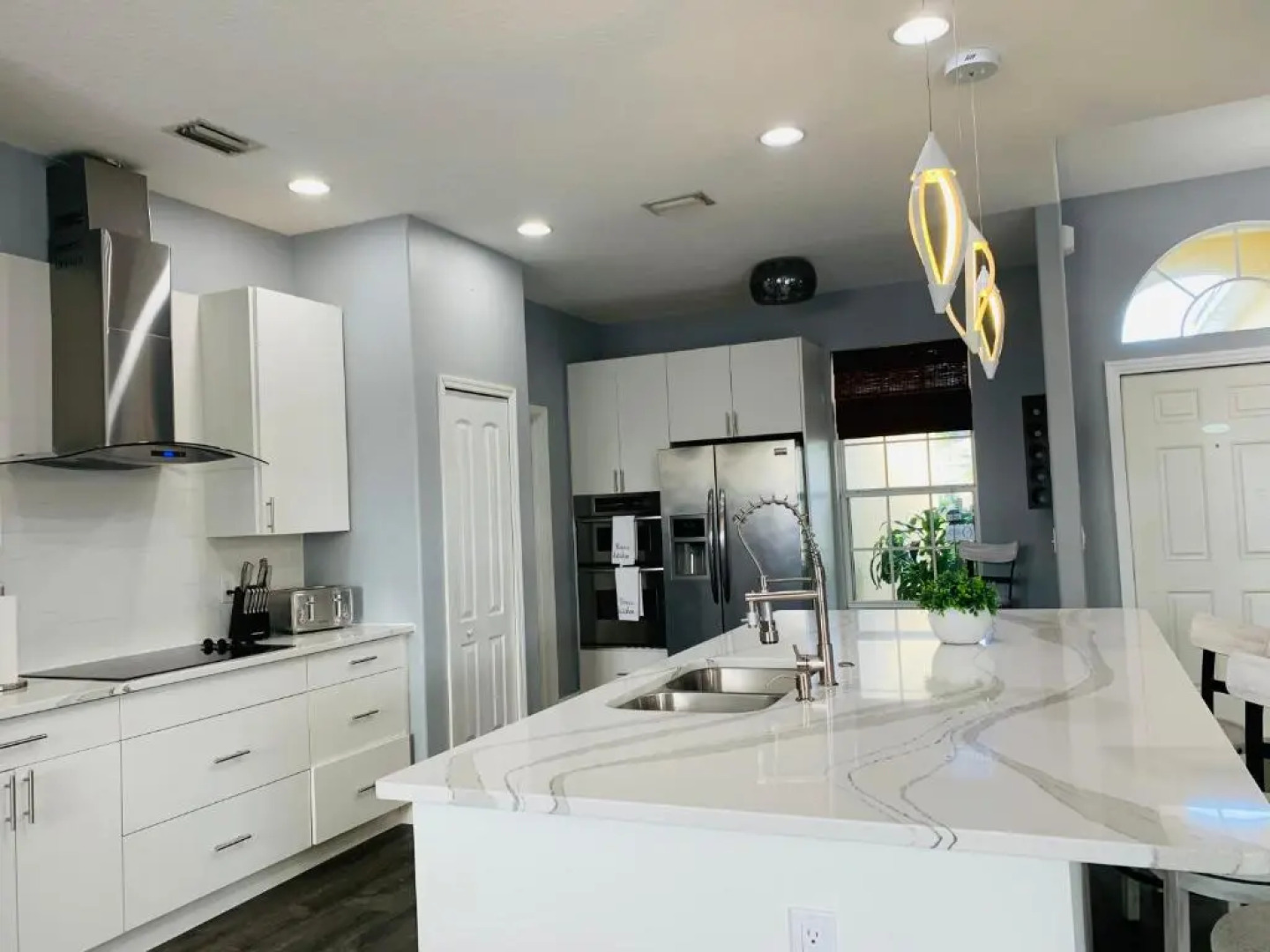 Paradise Pool Home Near IMG and Siesta Key Beach