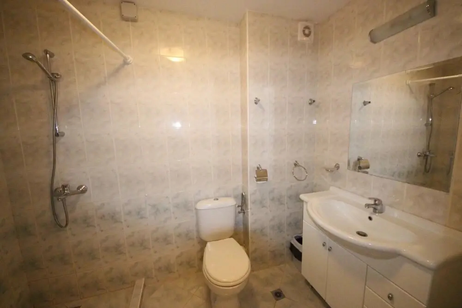 Marina Cape by Menada