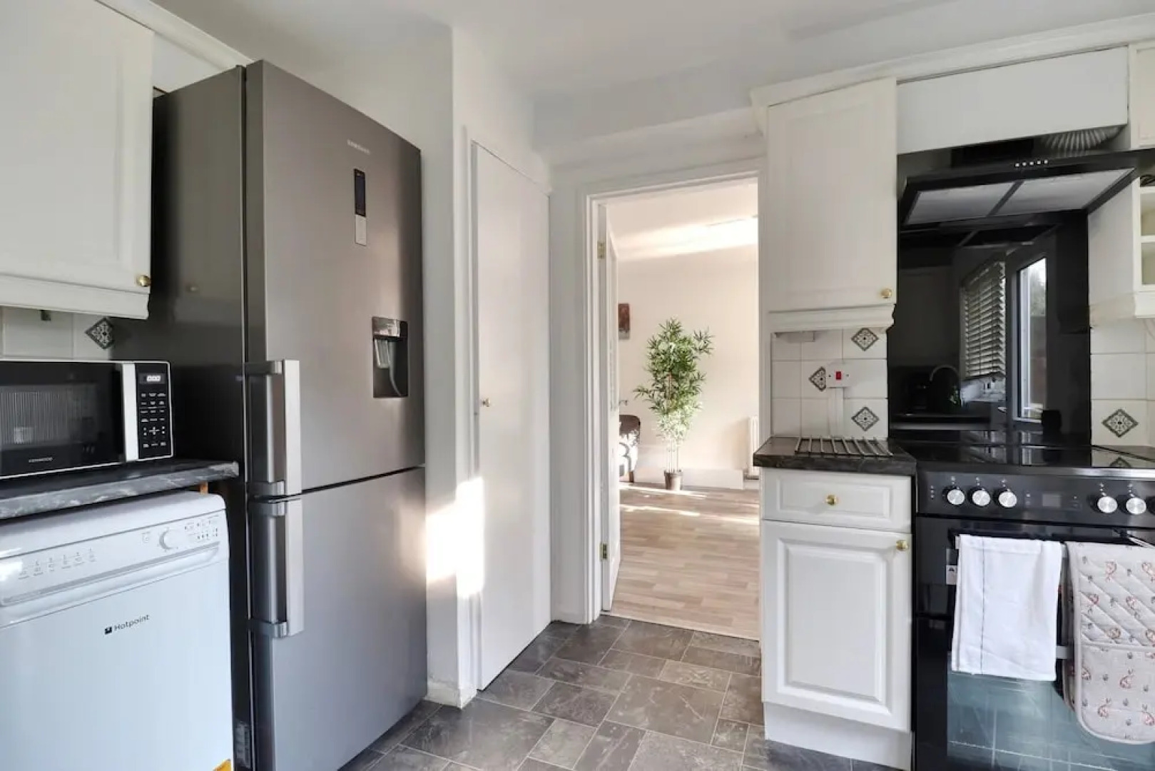 Skyvillion - Valley Way - 3bed House In Stevenage