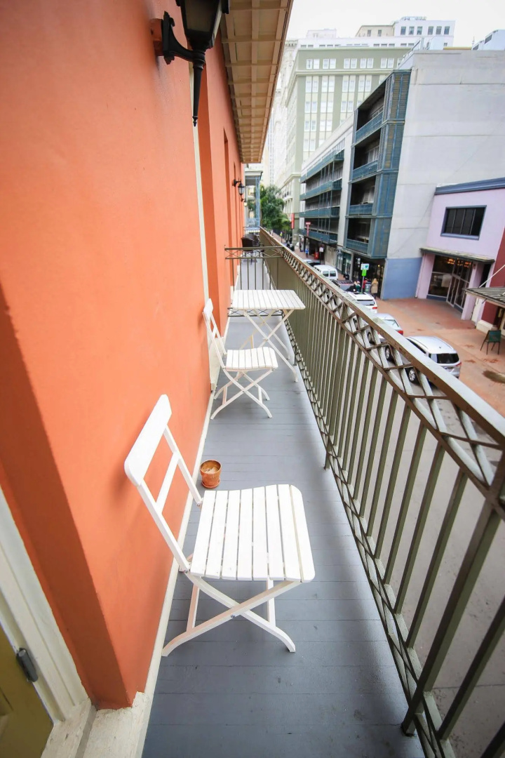 Hosteeva French Quarter Suite & Balcony