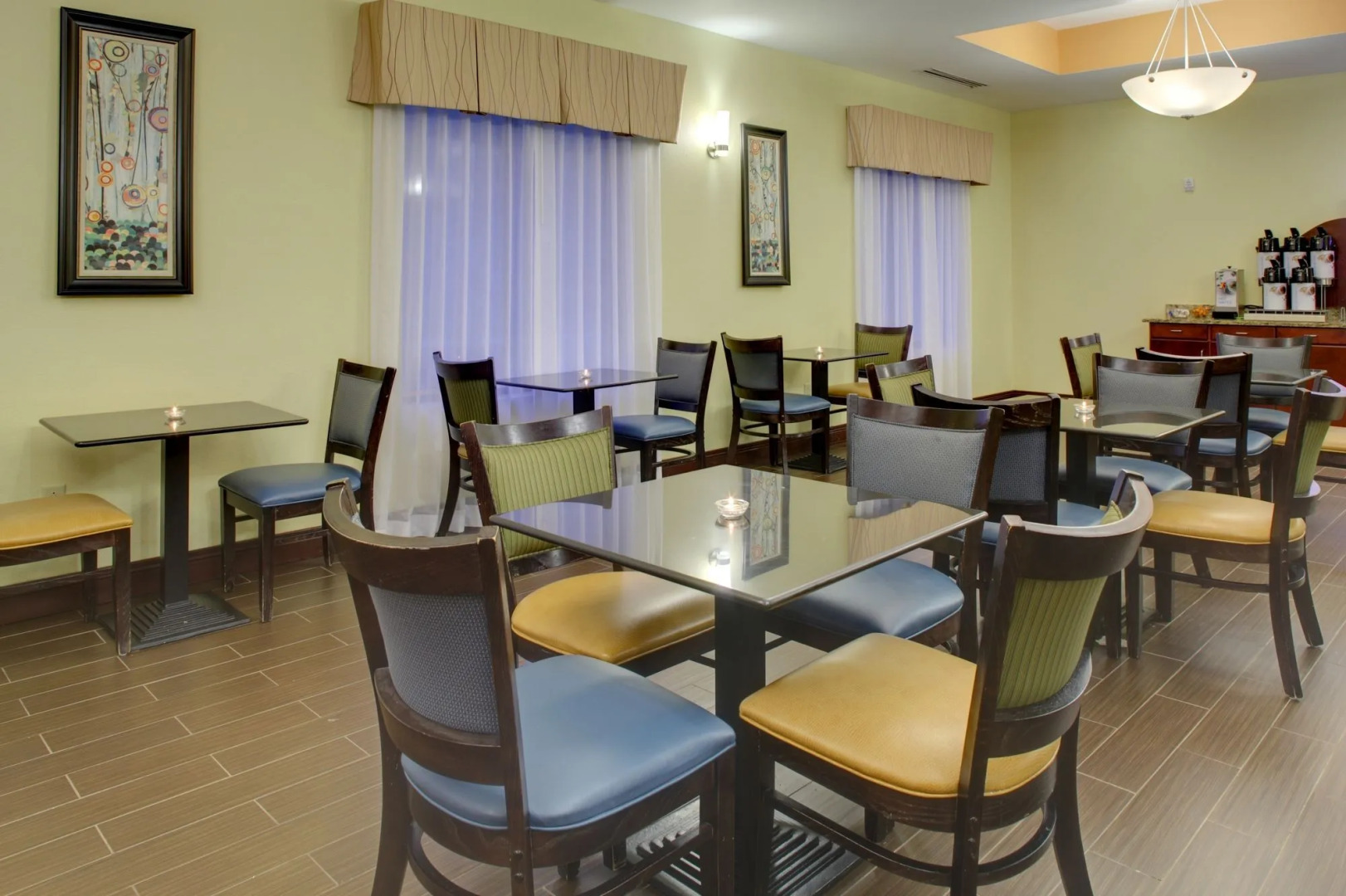 Holiday Inn Express Hotel & Suites Cross Lanes by IHG