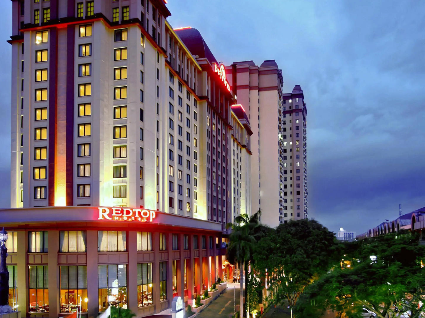 REDTOP Hotel & Convention Center