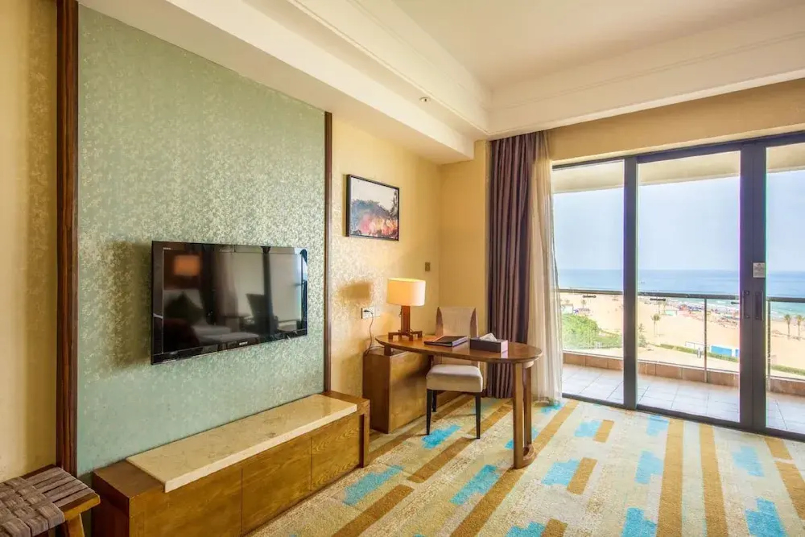 Days Hotel & Suites Yangjiang