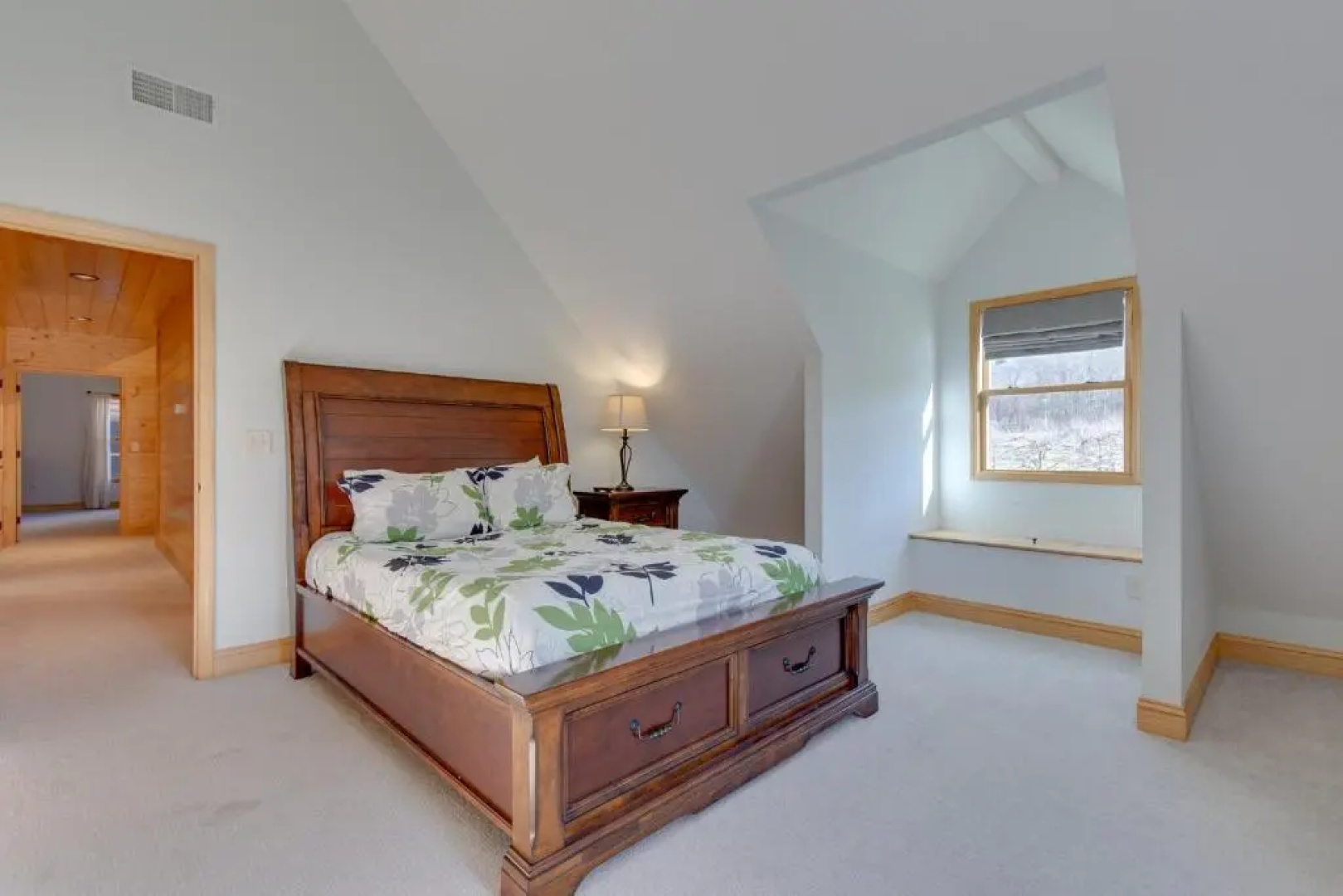Orchard Hideaway, 3 Bedrooms, Fireplace, WiFi, Gas Grill, Sleeps 6