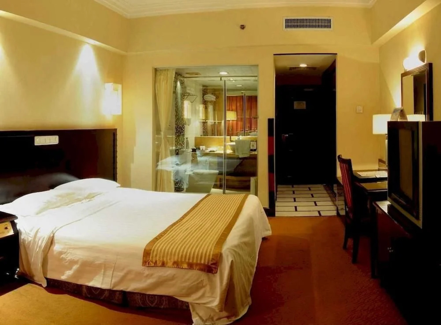 Qinhuangdao International Hotel