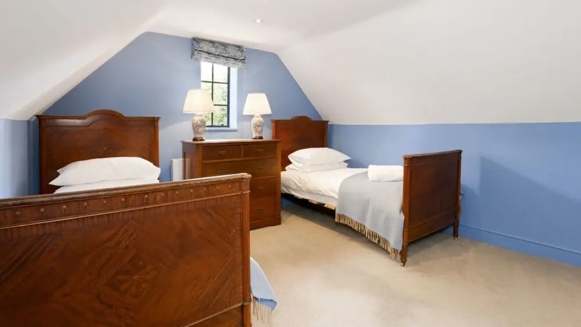 Pair of Secluded Rural Cottages near Oxford