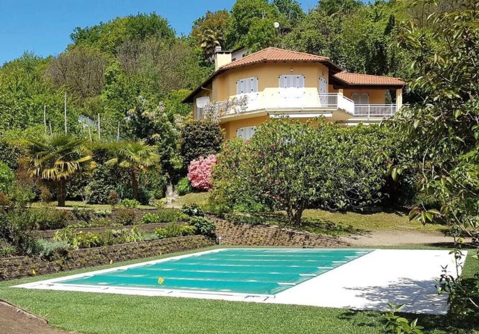 Stunning 4 bed Villa With Private Pool, Bbq, Wifi, Lake Views, Walking Distance to Restaurant