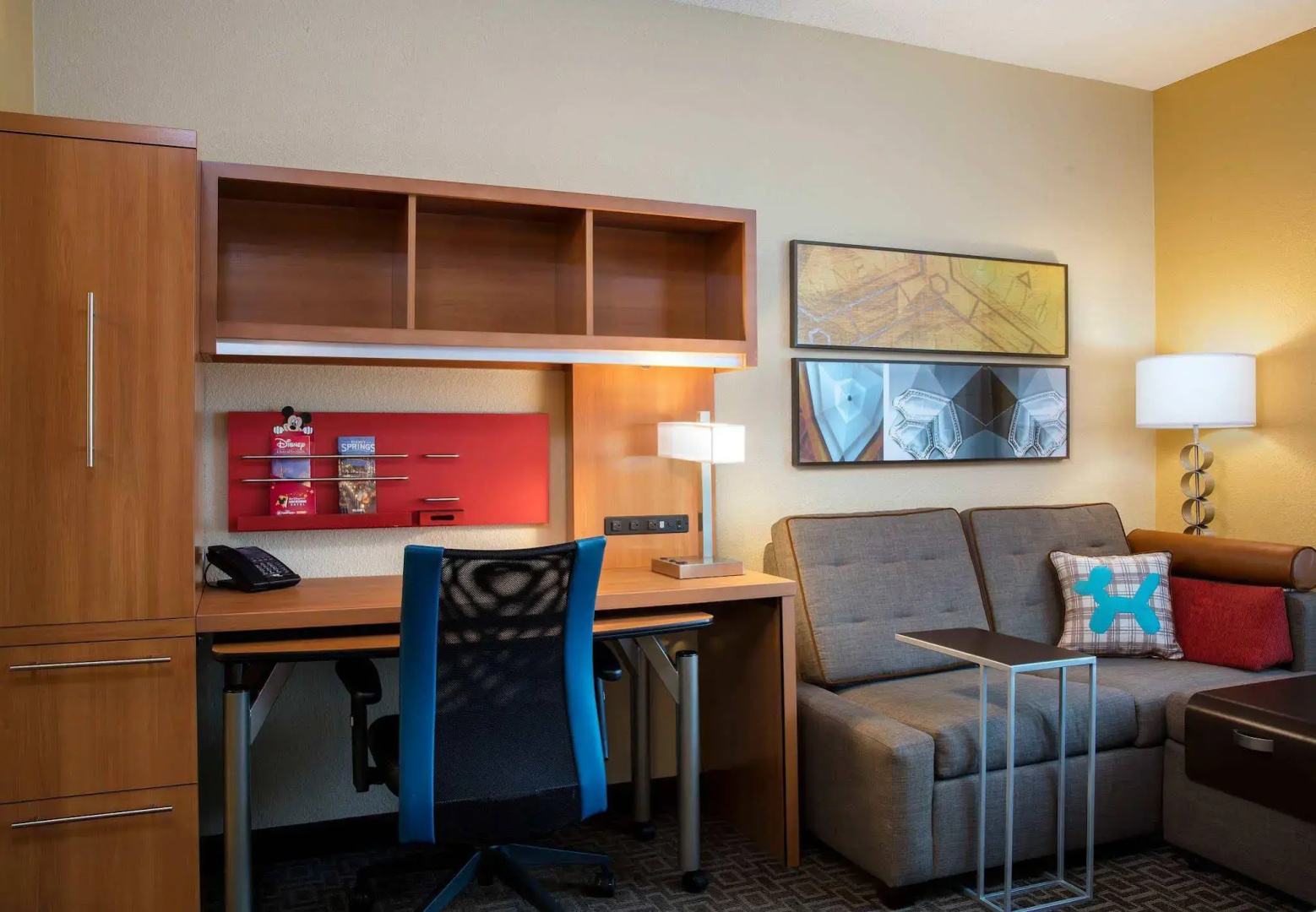 TownePlace Suites Orlando at FLAMINGO CROSSINGS® Town Center/Western Entrance