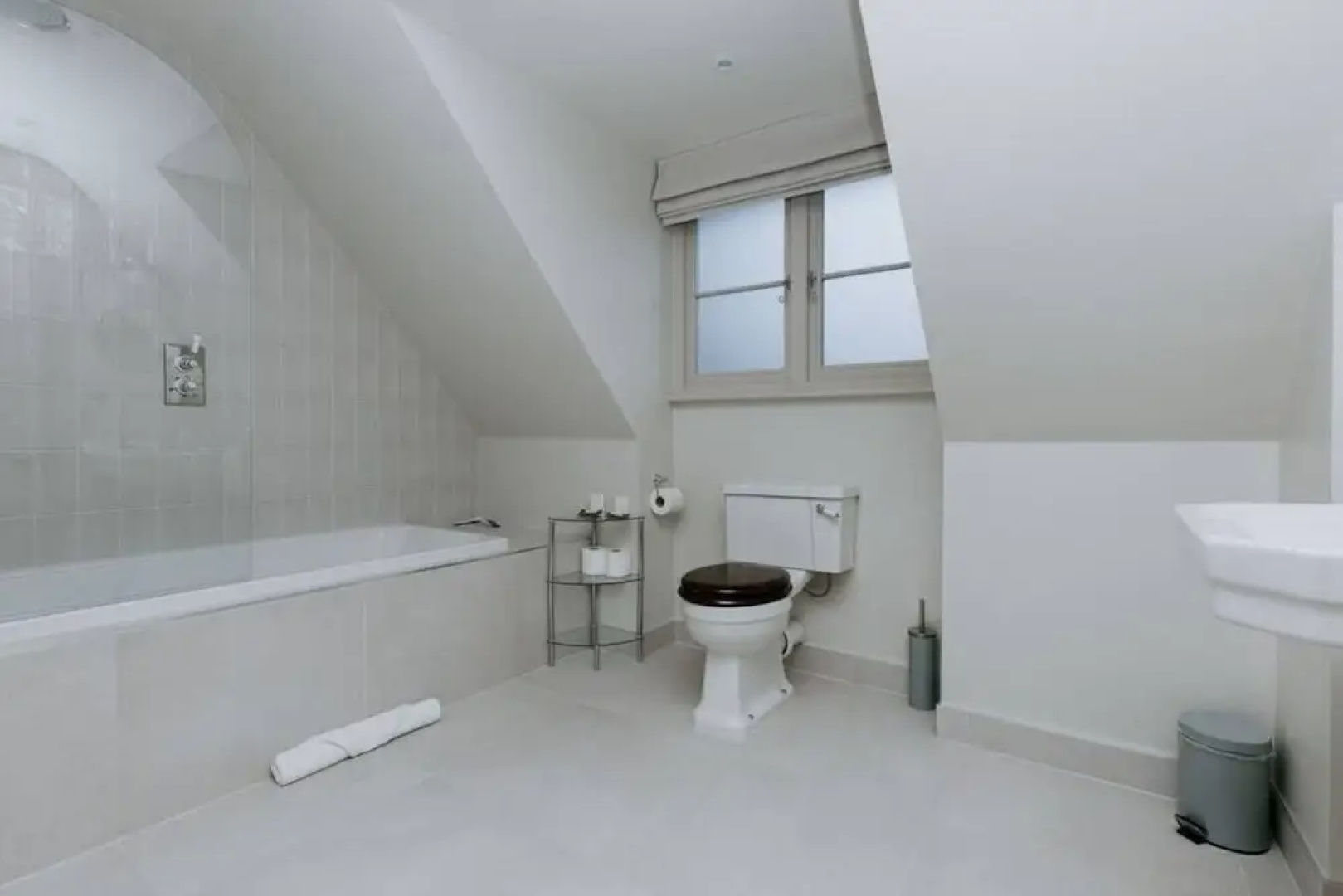 Hayward House Hot Tub Large Garden - From 1100 Per Night