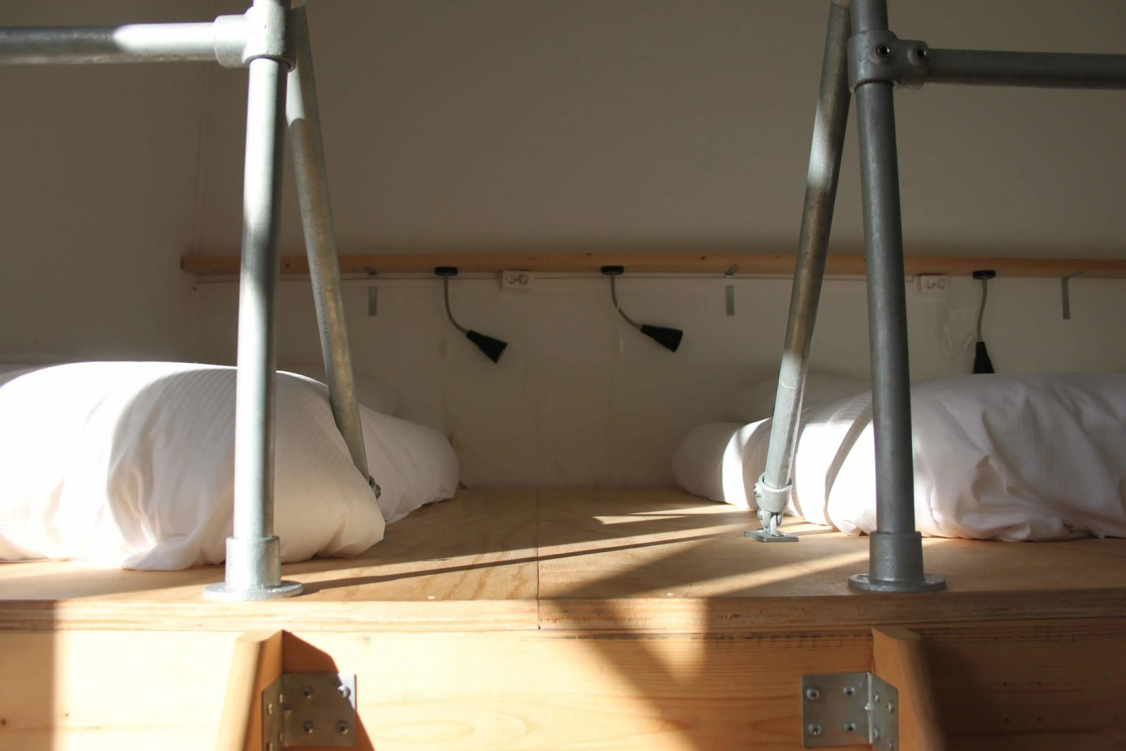 Hostel Roots
