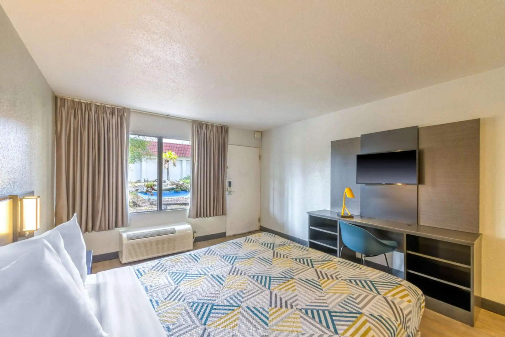 Motel 6 Spring Hill, FL - Weeki Wachee
