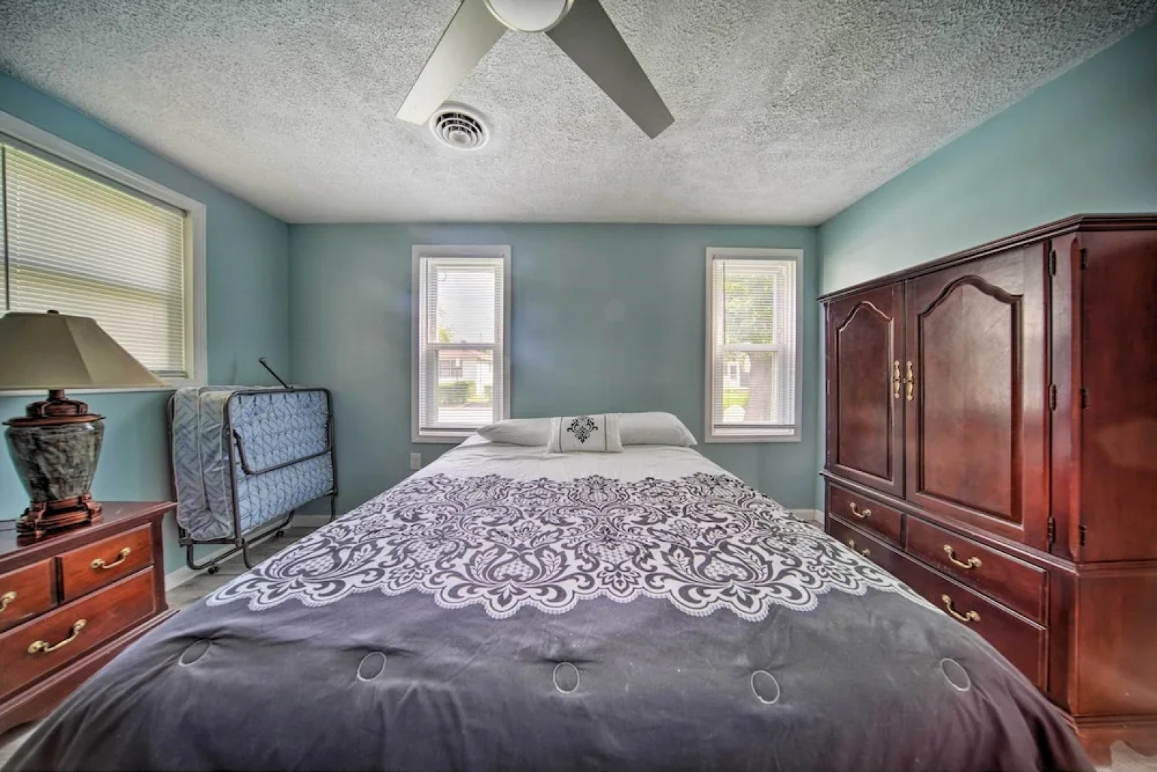 Spacious Geneva House < .5 Mi to The Strip!