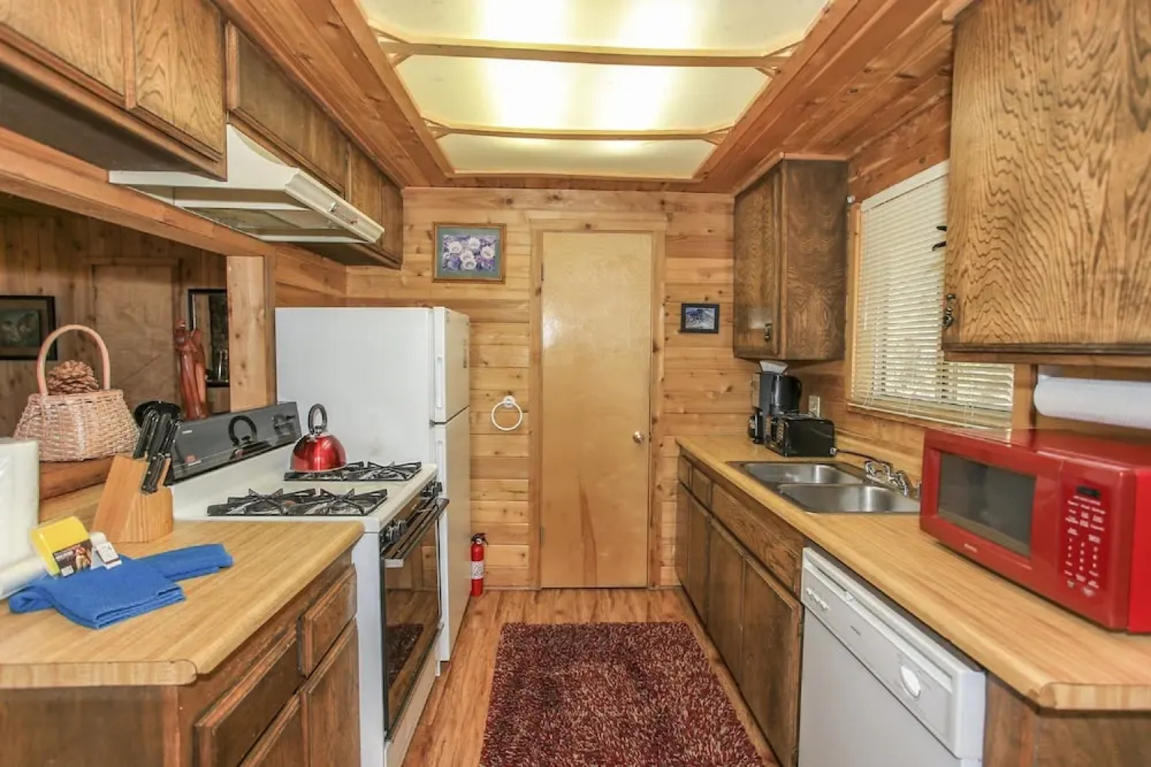 Grannys Love Shack by Big Bear Cool Cabins