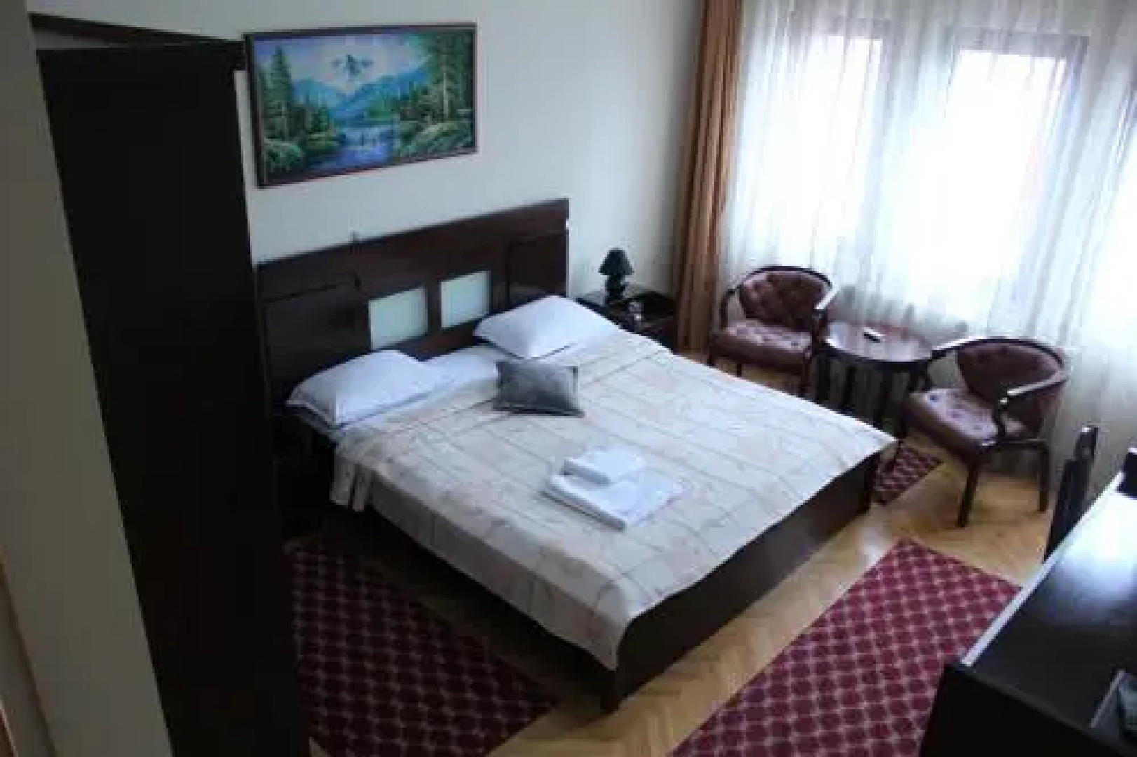 Hotel Pllaza