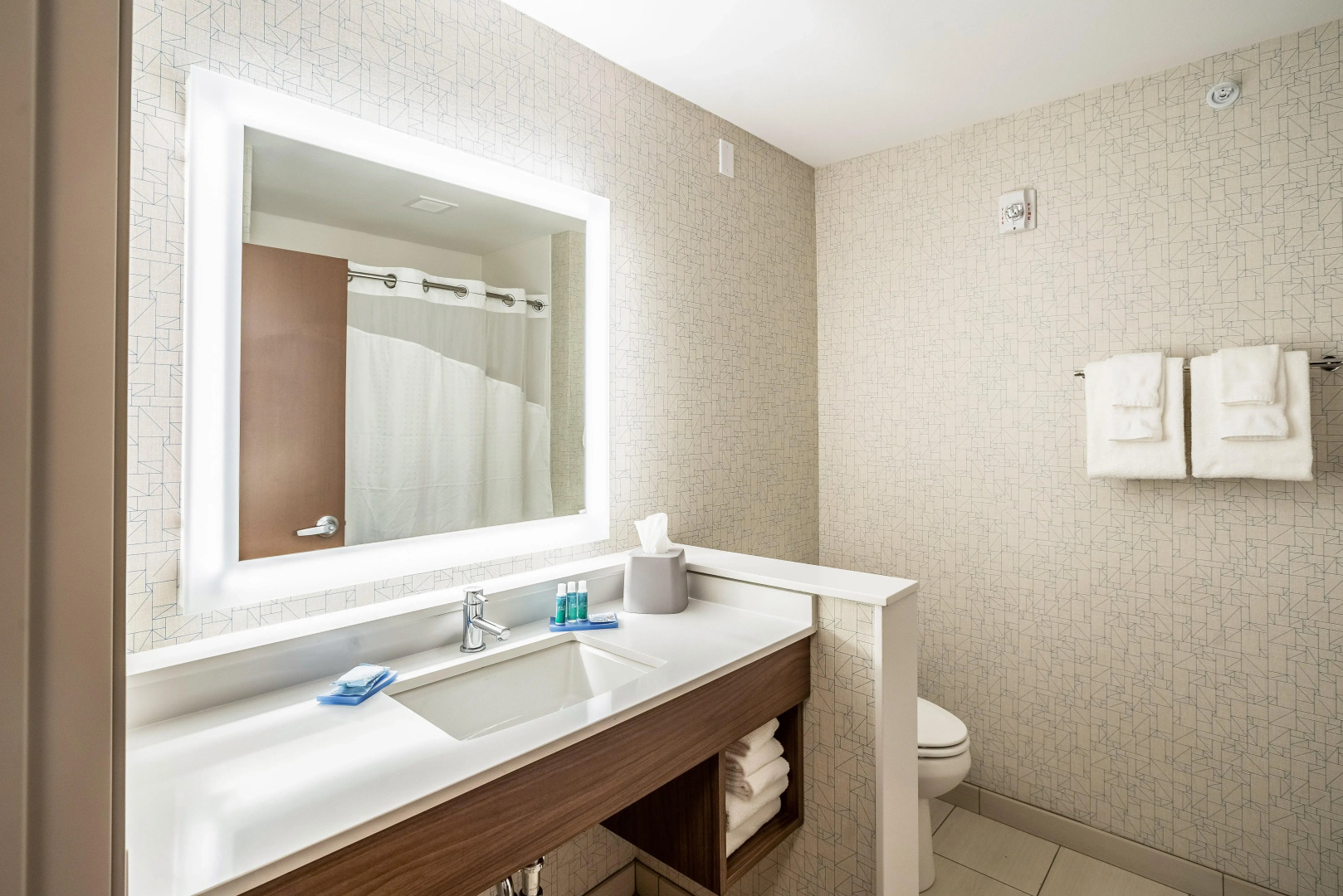 Holiday Inn Express and Suites-Platteville by IHG