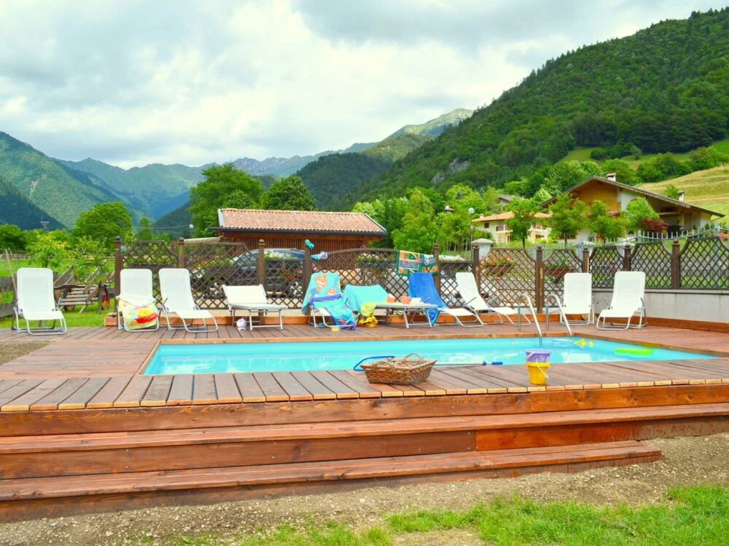 Peaceful Holiday Home in Enguiso With Swimming Pool