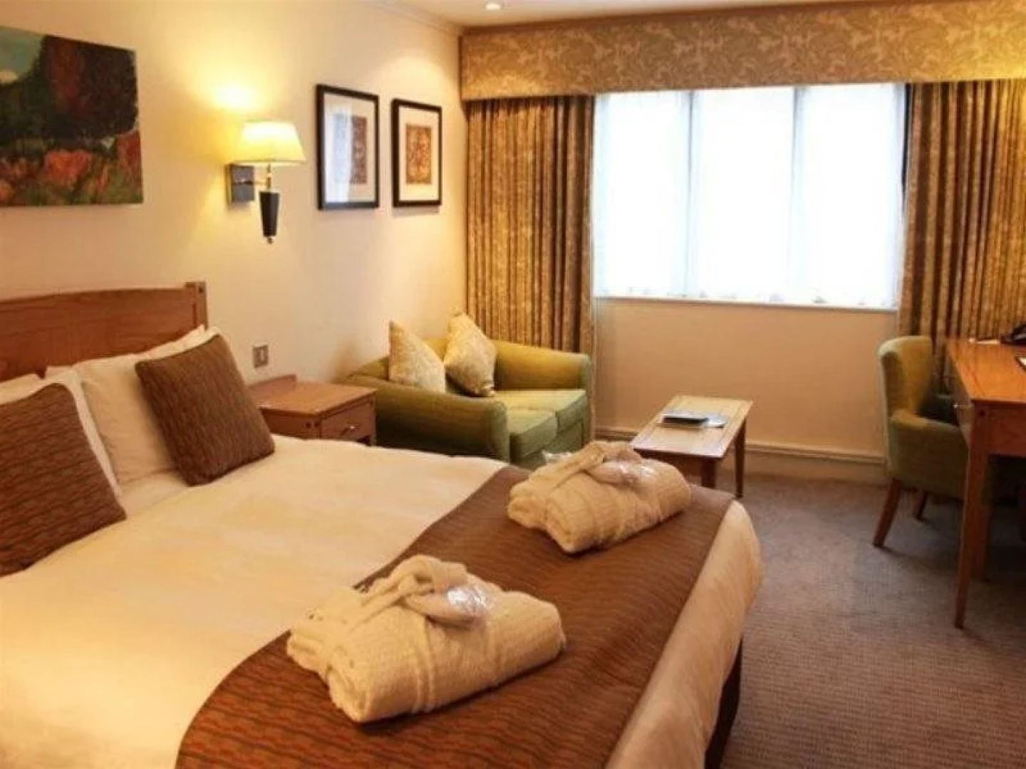 Redwood Hotel  Country Club