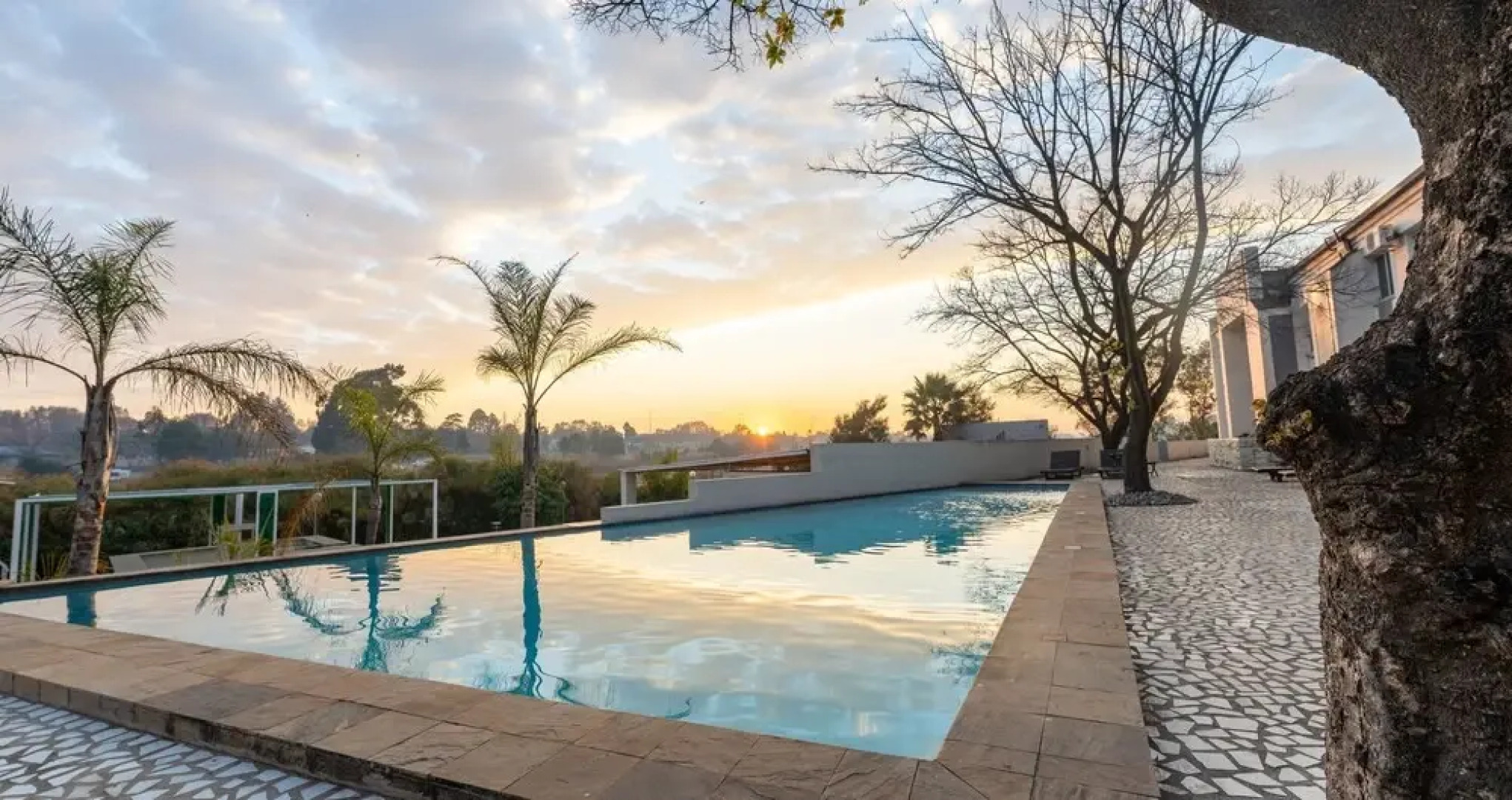 ANEW Hotel & Convention Centre OR Tambo